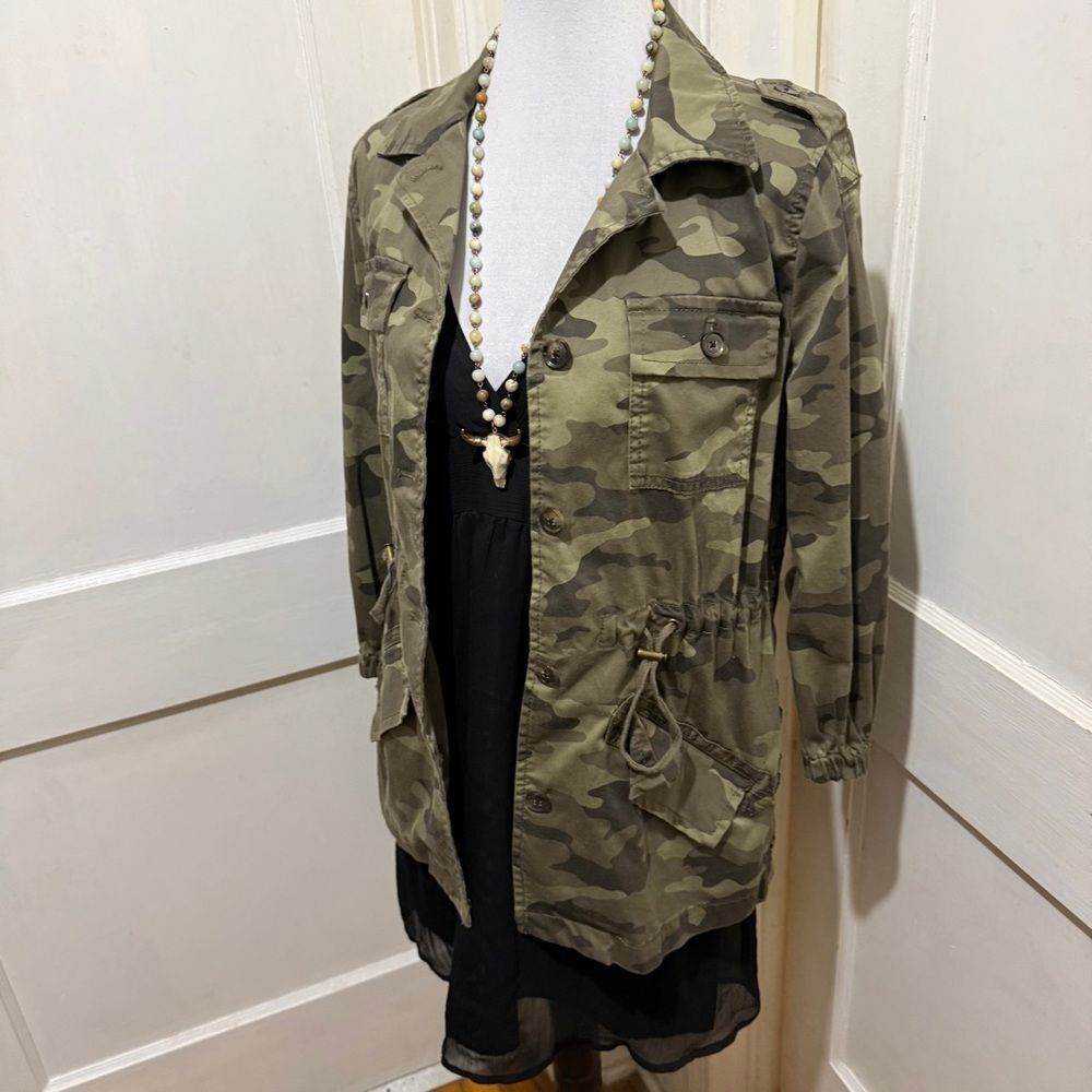 Banana Republic Olive Camouflage Utility Jacket - Picture 3 of 16